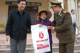 Một cái tết ấm tình người