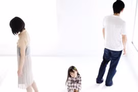 Đắng lòng con trẻ chứng kiến cha mẹ ly hôn 