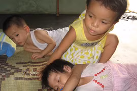 Ai sẽ trông con cho tôi đi làm?