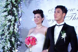 Người mẫu Thúy Vinh im lặng vượt “bão” tin đồn