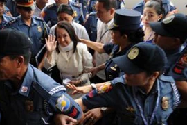 Bà Arroyo phủ nhận tội phá hoại bầu cử