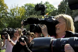 Các tay săn ảnh Hollywood: “Rủi ro của bạn là hạnh phúc của chúng tôi”