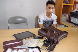 Thuê taxi bán ma túy lưu động