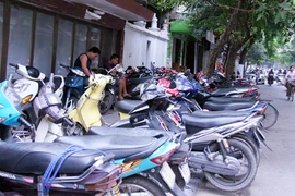 Hàng chục tỷ đồng “chảy” đi đâu? 