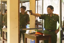 Khai mạc giải bắn súng ngắn quân dụng Báo ANTĐ