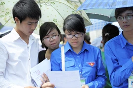 Thận trọng chọn trường