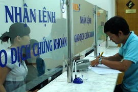 Chứng khoán đang bừng tỉnh 