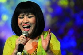 Ca sĩ Cẩm Vân nổi tiếng từ khi còn chưa... học nhạc 