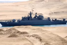 Tàu chiến Iran tới Syria