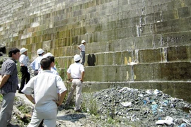 Thẩm định động đất hời hợt, theo “đơn đặt hàng” 