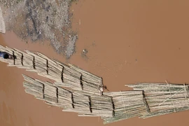 Lênh đênh theo dòng sông Mã