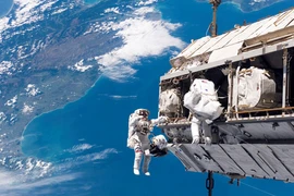 “Nóng” cuộc đua trên vũ trụ 