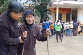 Tết sớm ở vùng “rốn” lũ