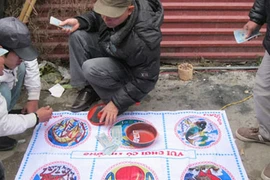 Cờ bạc diễn ra công khai ở nhiều lễ hội