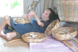 Hơn 30 năm nằm ngửa đan thúng 