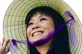 Hát nhạc Trịnh để “chuộc lỗi” 