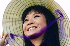 Hát nhạc Trịnh để “chuộc lỗi” 