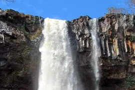 Dải lụa mềm vắt ngang trời 