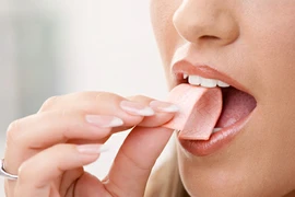 Bị “hù dọa” khi nuốt phải kẹo cao su 