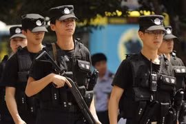 Trung Quốc dùng “bàn tay sắt” ở Tân Cương 