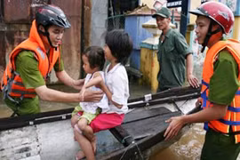 Lực lượng vũ trang luôn gương mẫu đi đầu 