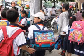 Khó học nói, học cười 