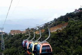 Bồng bềnh trên đỉnh Bà Nà