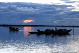 Một đêm trên phá Tam Giang