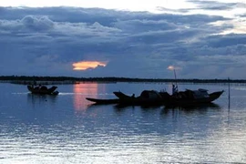 Một đêm trên phá Tam Giang