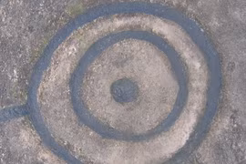 Bí ẩn hình khắc cổ ở Xín Mần 