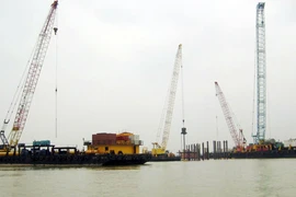 Phải hoàn thành cầu Nhật Tân vào năm 2014