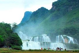Bản Giốc - ngân nga tiếng thác đổ 