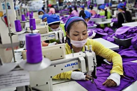 Adidas bị cáo buộc bóc lột sức lao động công nhân 