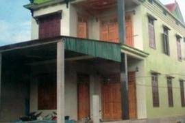 Nhà “lâm tặc” bị ném mìn 