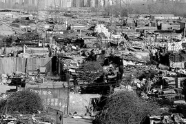 Nghịch cảnh ở “thôn phế thải”