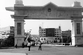 Khuất sau những chuyến hàng tết