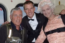 Hé lộ bí mật “Nữ hoàng Anh nhảy dù” 