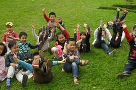 Trường mầm non tư thục chật vật giữ học sinh