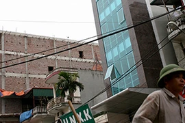 Hà Nội bao giờ hết nhà siêu mỏng, siêu méo?