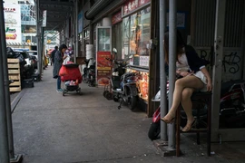 Bi kịch của những cô gái Trung Hoa khi "giấc mơ Mỹ" tan tành