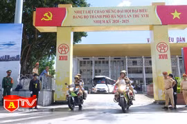 Phân luồng giao thông phục vụ Đại hội đại biểu lần thứ XVII Đảng bộ TP Hà Nội và Đại hội Đảng bộ Công an Trung ương lần thứ VII 