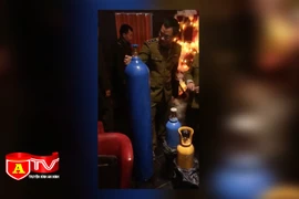 Công an quận Hoàn Kiếm xử phạt cơ sở kinh doanh bóng cười trái phép