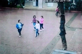 Những đứa trẻ bỗng dưng…"mất tích": Lỏng lẻo từ nhà đến trường
