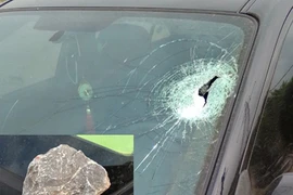 5 ô tô bị ném đá chỉ trong 1 tối trên cao tốc Hà Nội- Hải Phòng