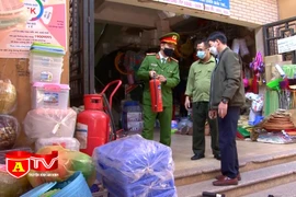 Phòng chống cháy nổ ở chợ và trung tâm thương mại dịp cuối năm