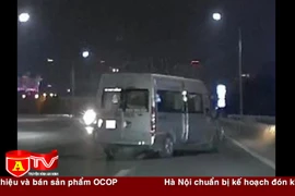 Xử phạt lái xe quay đầu trên cầu Thăng Long