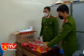 Lên mạng xã hội mua hơn 12kg pháo nổ để sử dụng dịp Tết