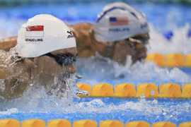 Siêu kình ngư Michael Phelps thua VĐV đến từ "vùng trũng" Đông Nam Á