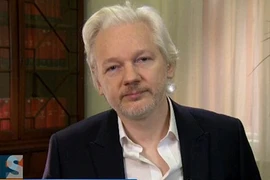 Nhà sáng lập WikiLeaks bị thẩm vấn 