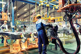 Người lao động thấp thỏm chờ thưởng Tết